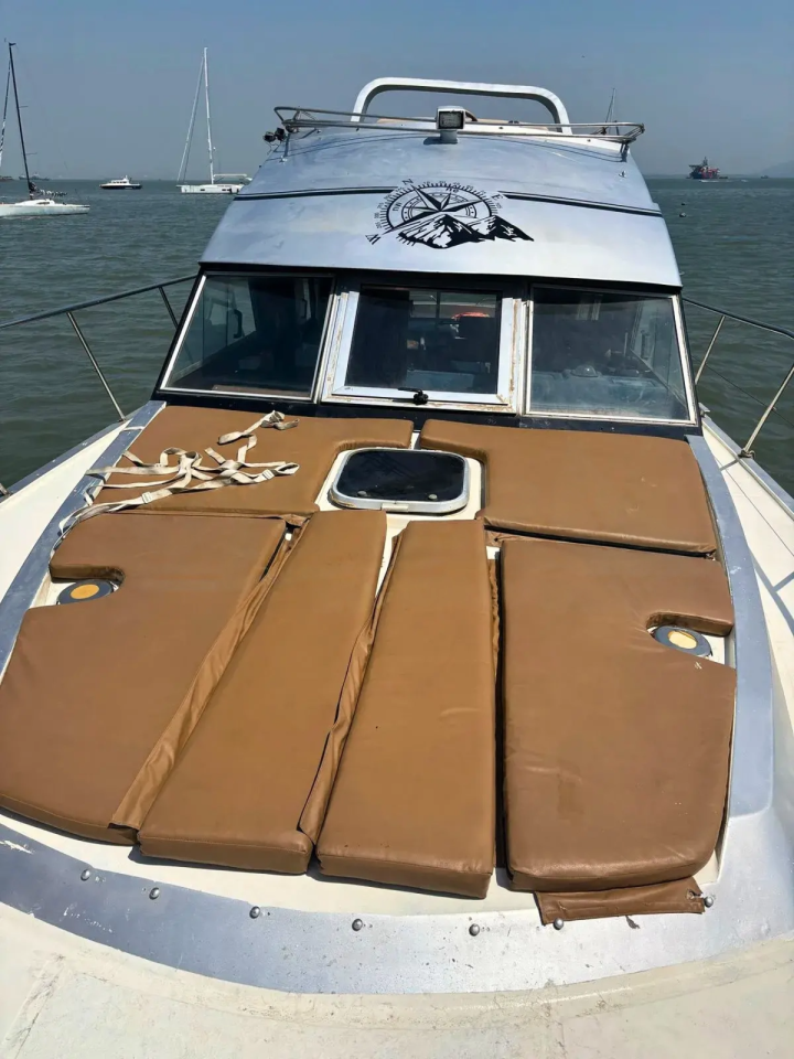Fairline 40 | Blue Whale