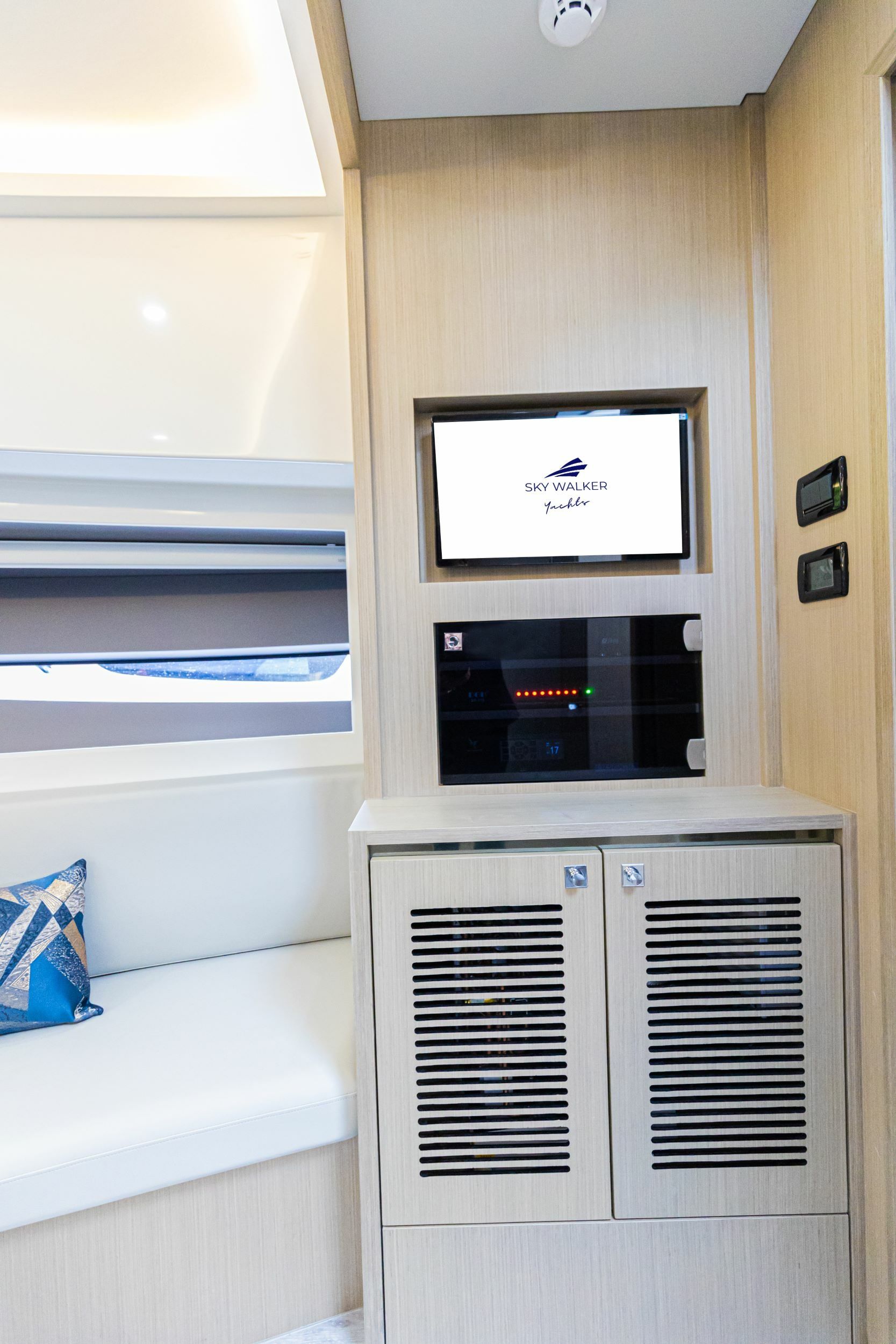 Custom Built 52 | Fin