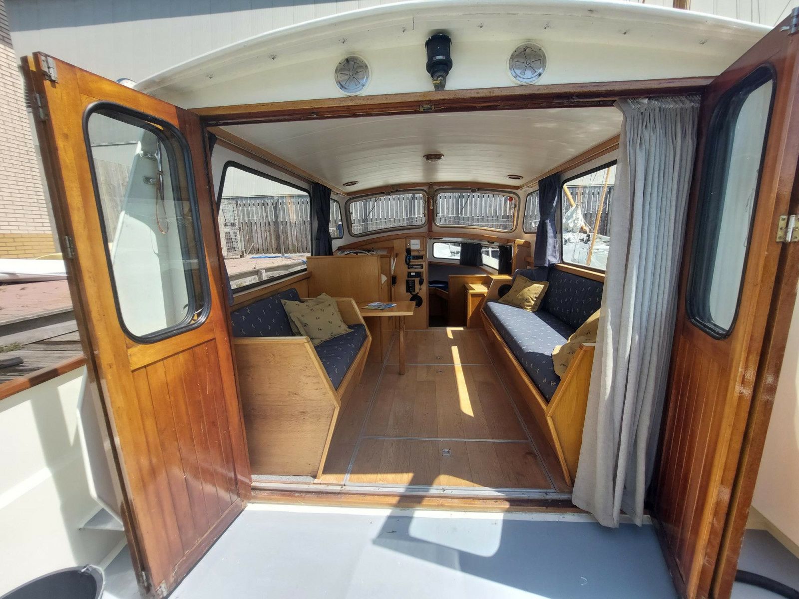 Crown Cruiser | Winimare