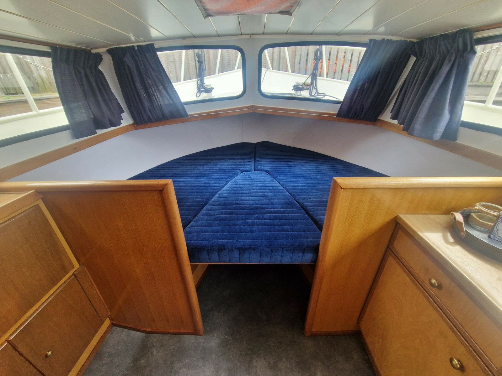 Crown Cruiser | Winimare