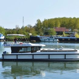 Le Boat Horizon 4 | PF Chertsey 2