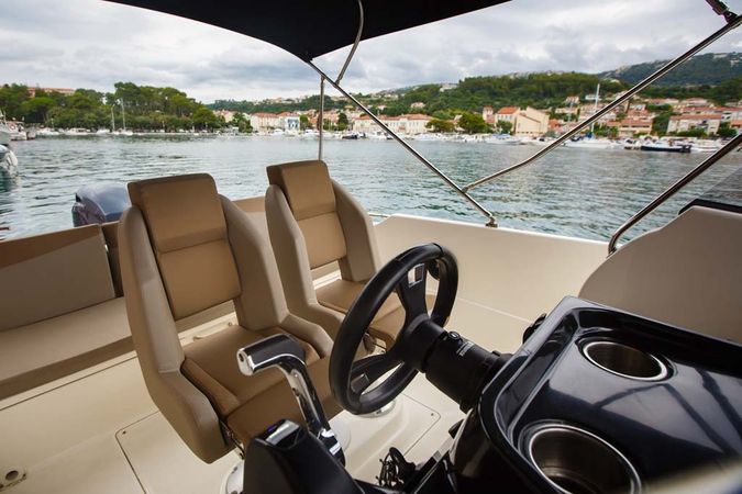 Quicksilver 675 | 19