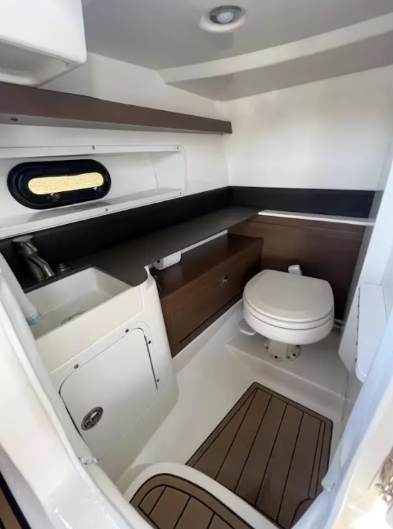 Sea Ray 250 | Liberty Pearl