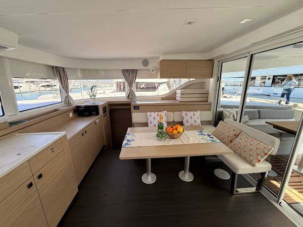 Lagoon 43 | Happiness