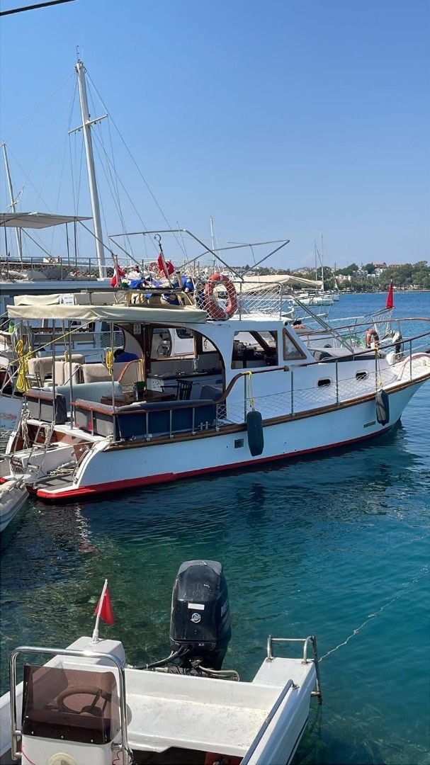 Custom Built 39 | Alison Island