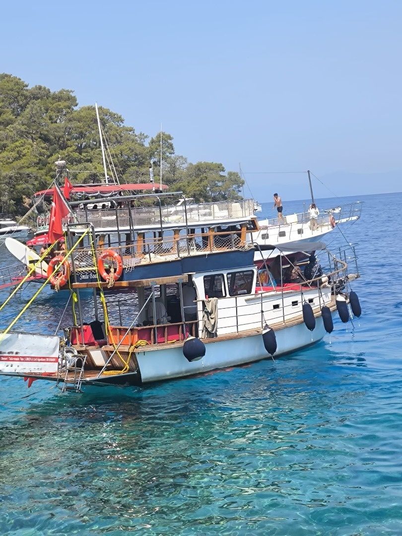 Custom Built 32 | Smile Boat