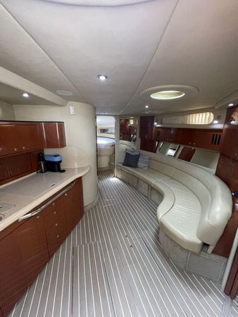 Sea Ray 410 Sundancer | Cleaning up