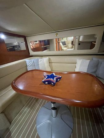 Sea Ray 410 Sundancer | Cleaning up