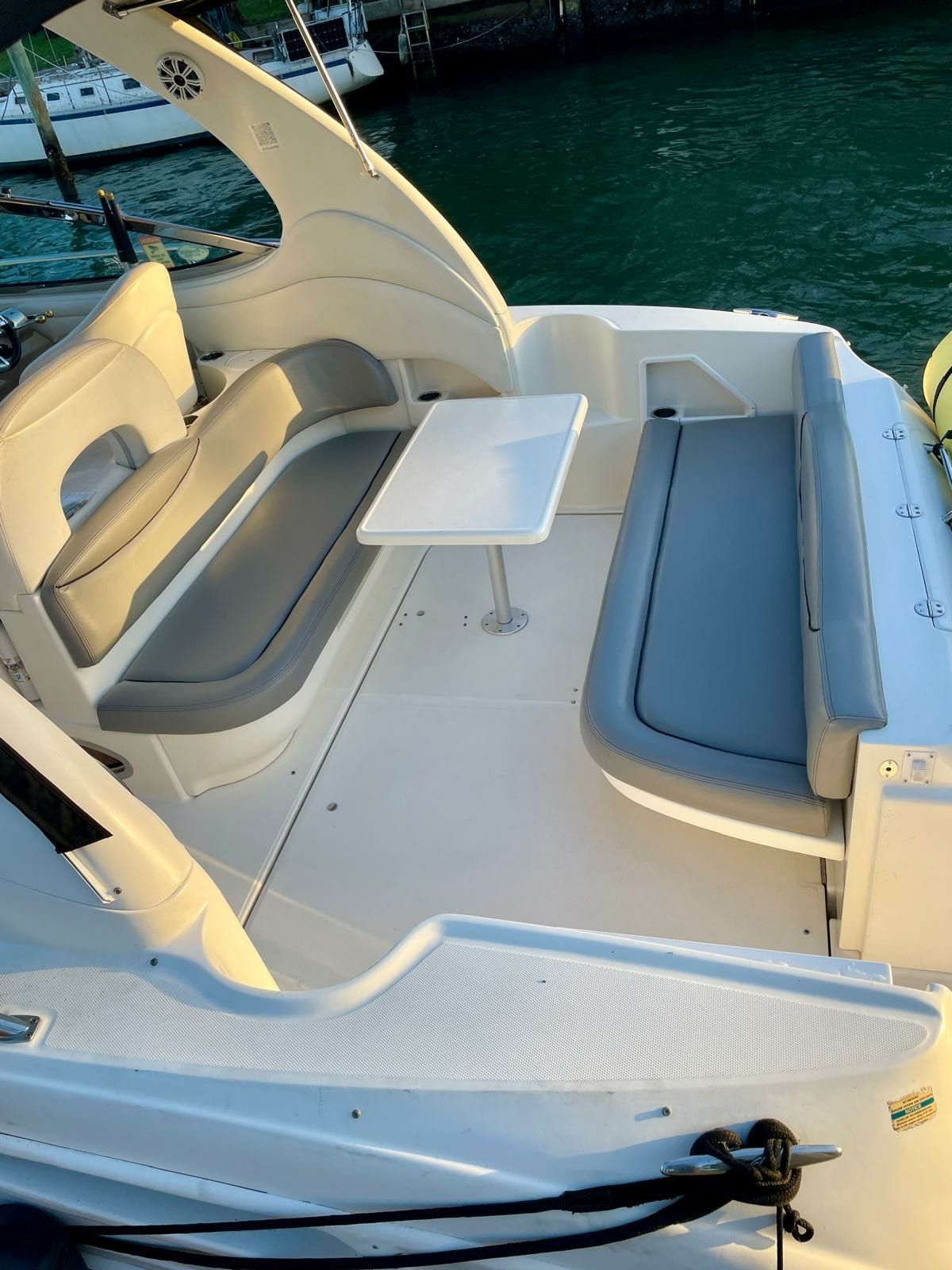Sea Ray 410 Sundancer | Cleaning up