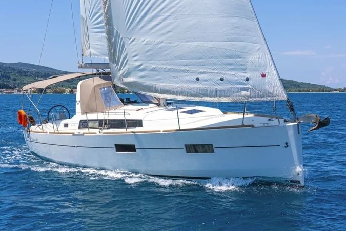 Beneteau Oceanis 38 | Epicteto