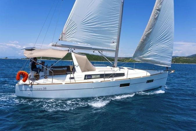 Beneteau Oceanis 38 | Epicteto