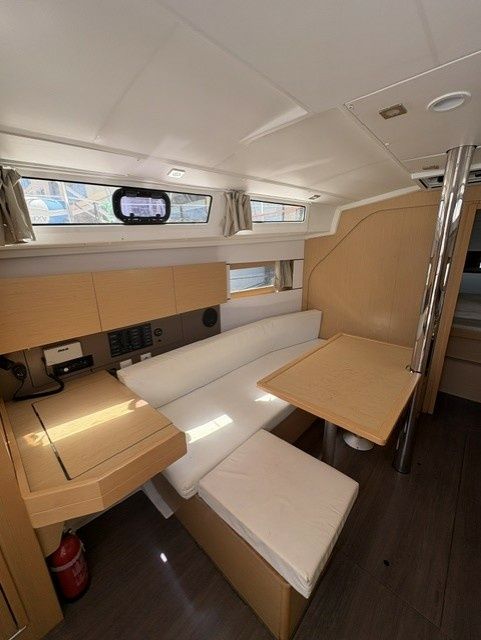 Beneteau Oceanis 38 | Epicteto