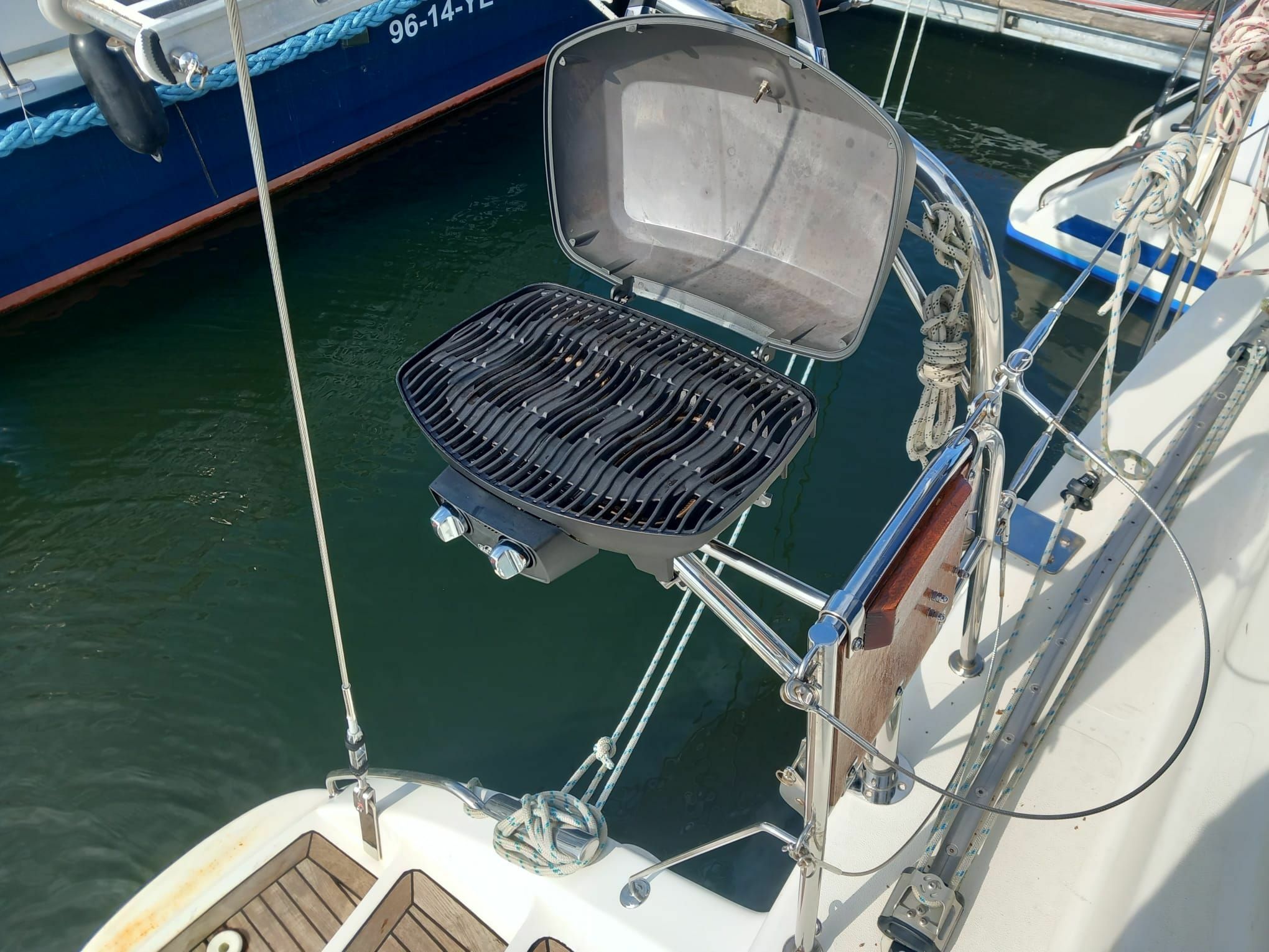 Broadblue 385 | Magnificat