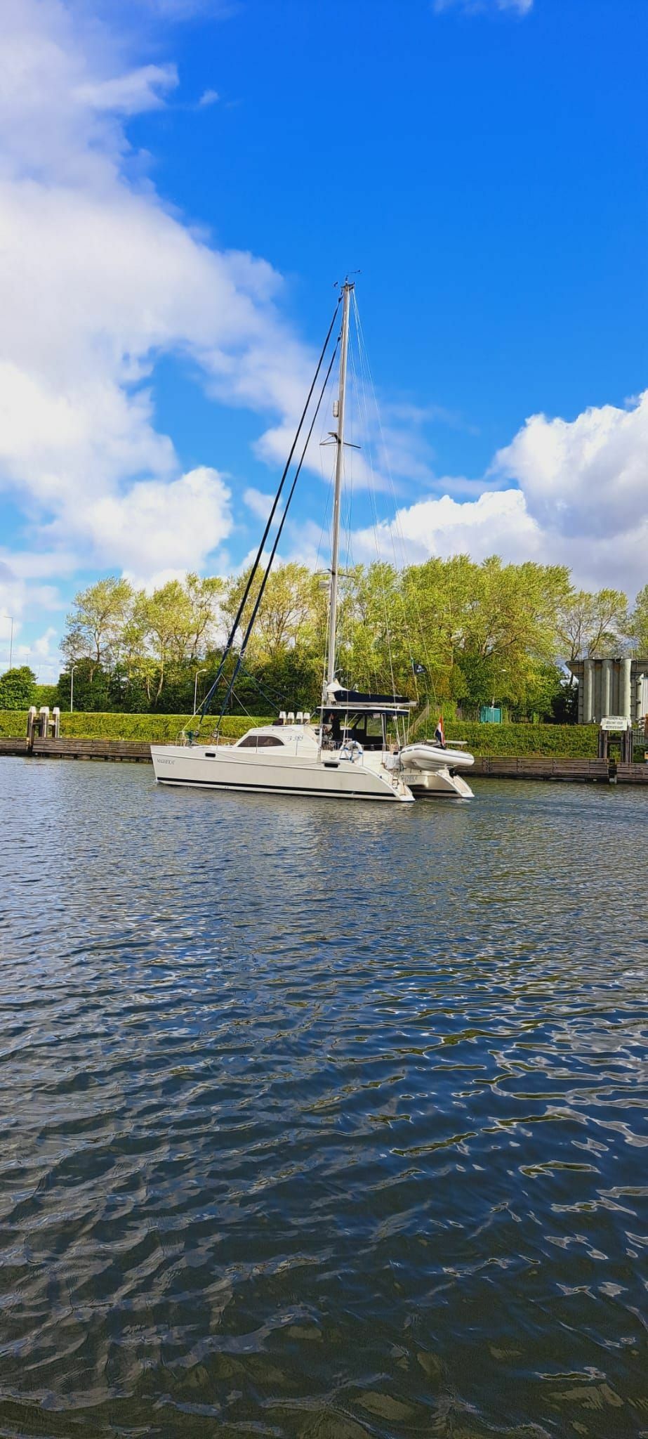 Broadblue 385 | Magnificat