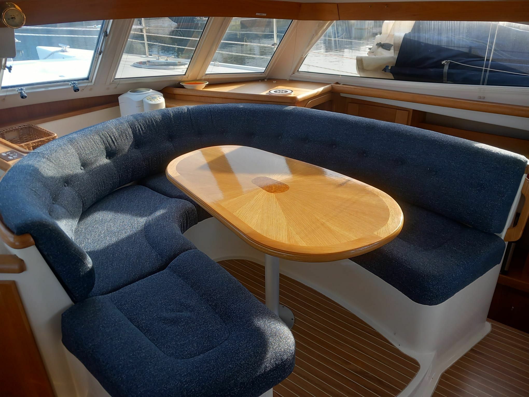 Broadblue 385 | Magnificat