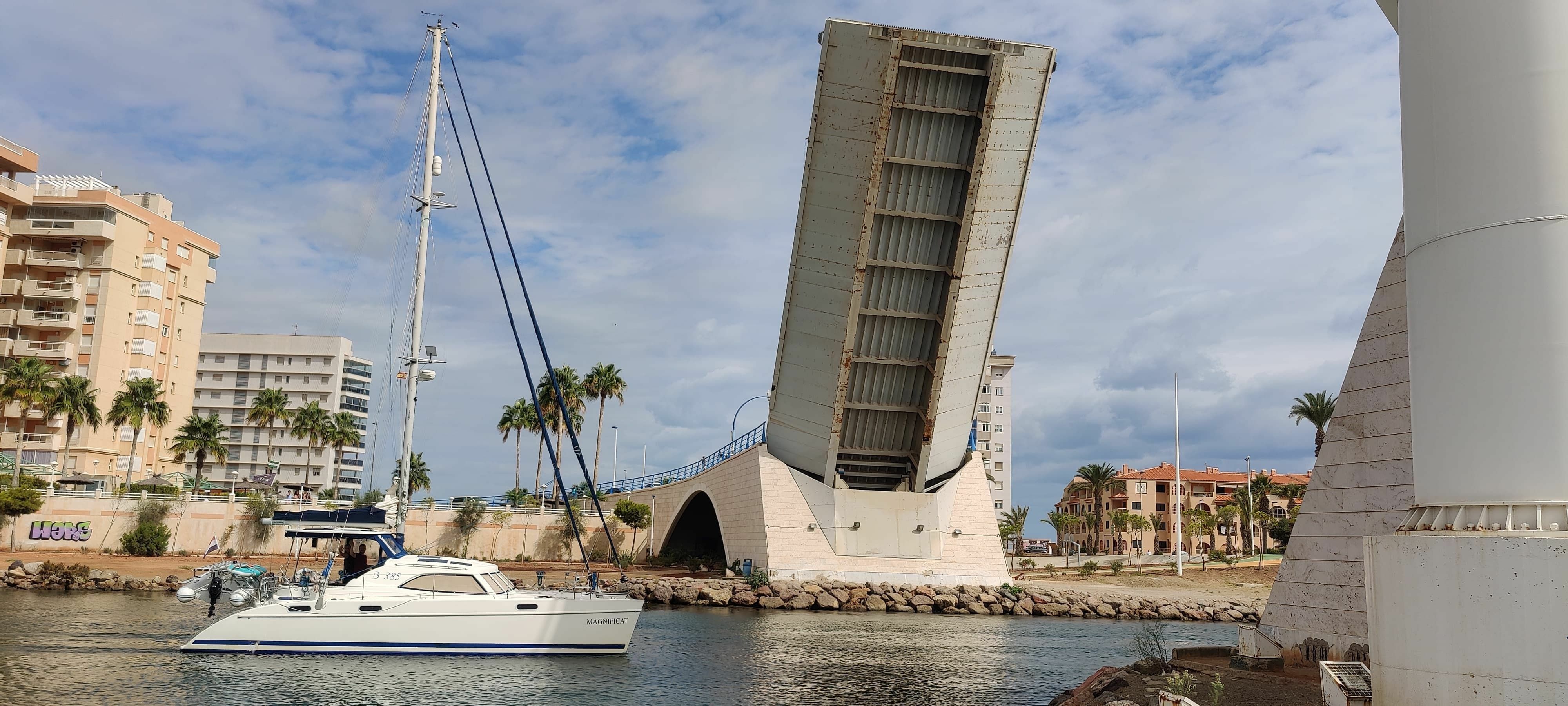 Broadblue 385 | Magnificat