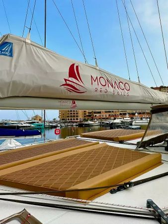 Lagoon 400 S2 | Red Sail