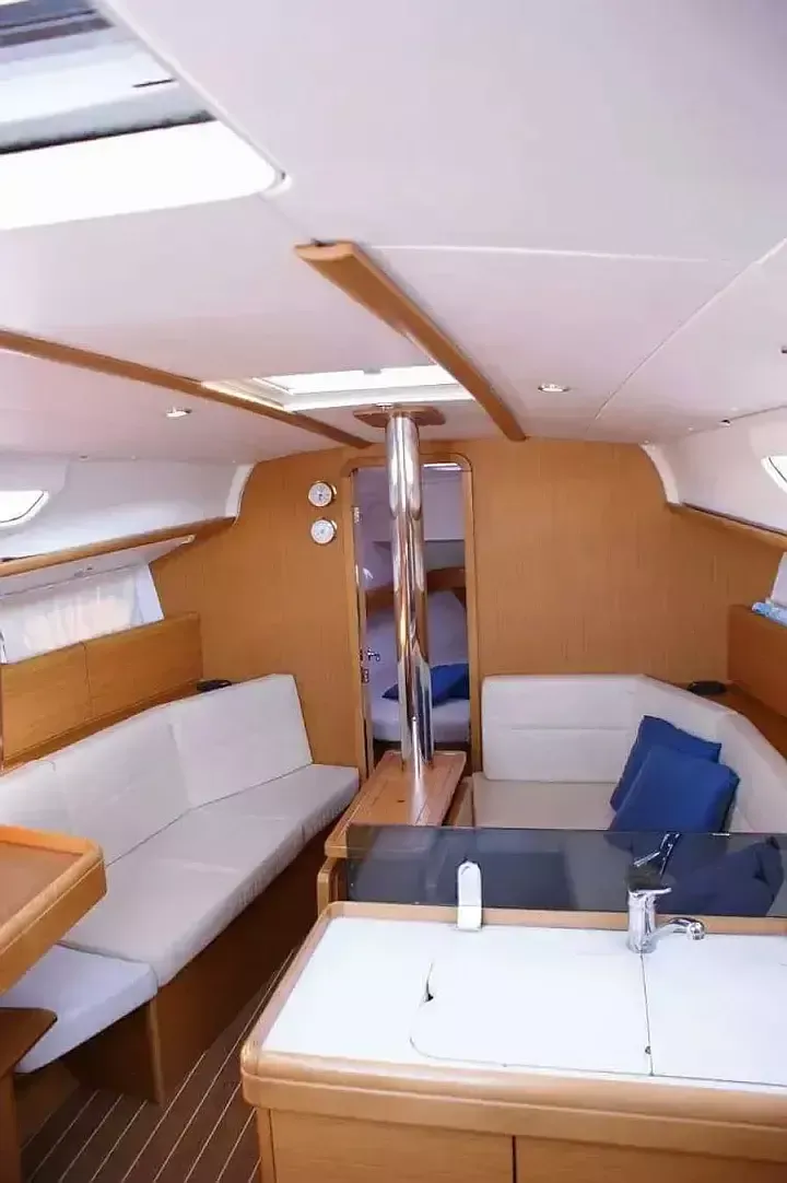 Jeanneau Sun Odyssey 36i | Frivola
