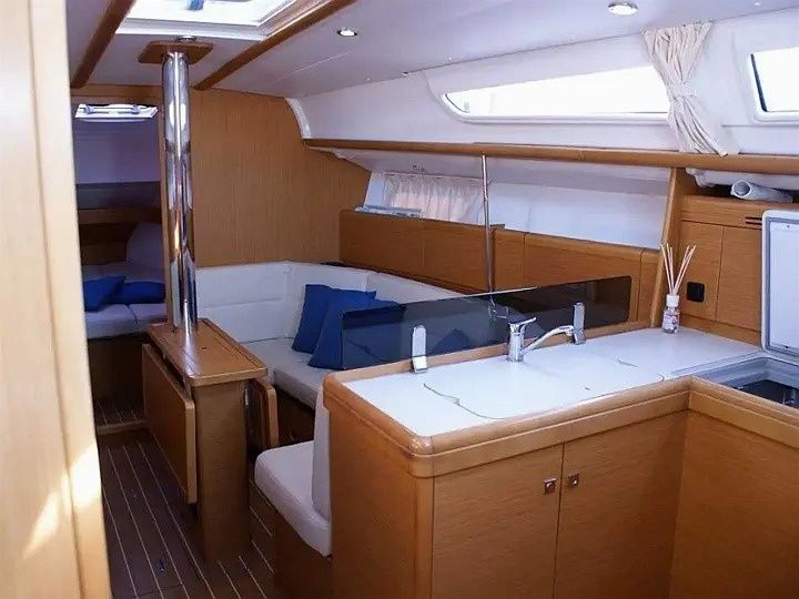Jeanneau Sun Odyssey 36i | Frivola