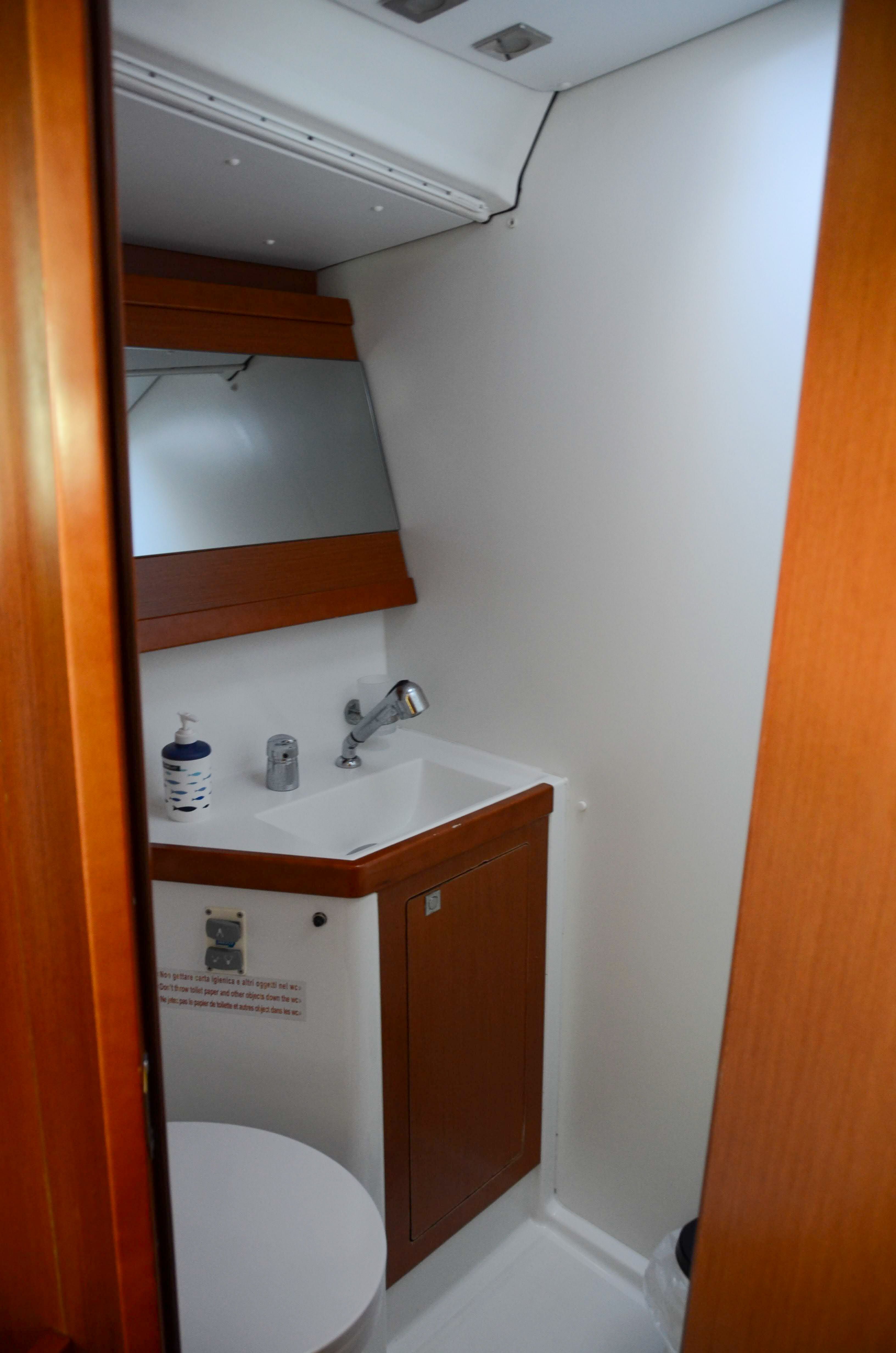 Beneteau Oceanis 48 | Vanitosa