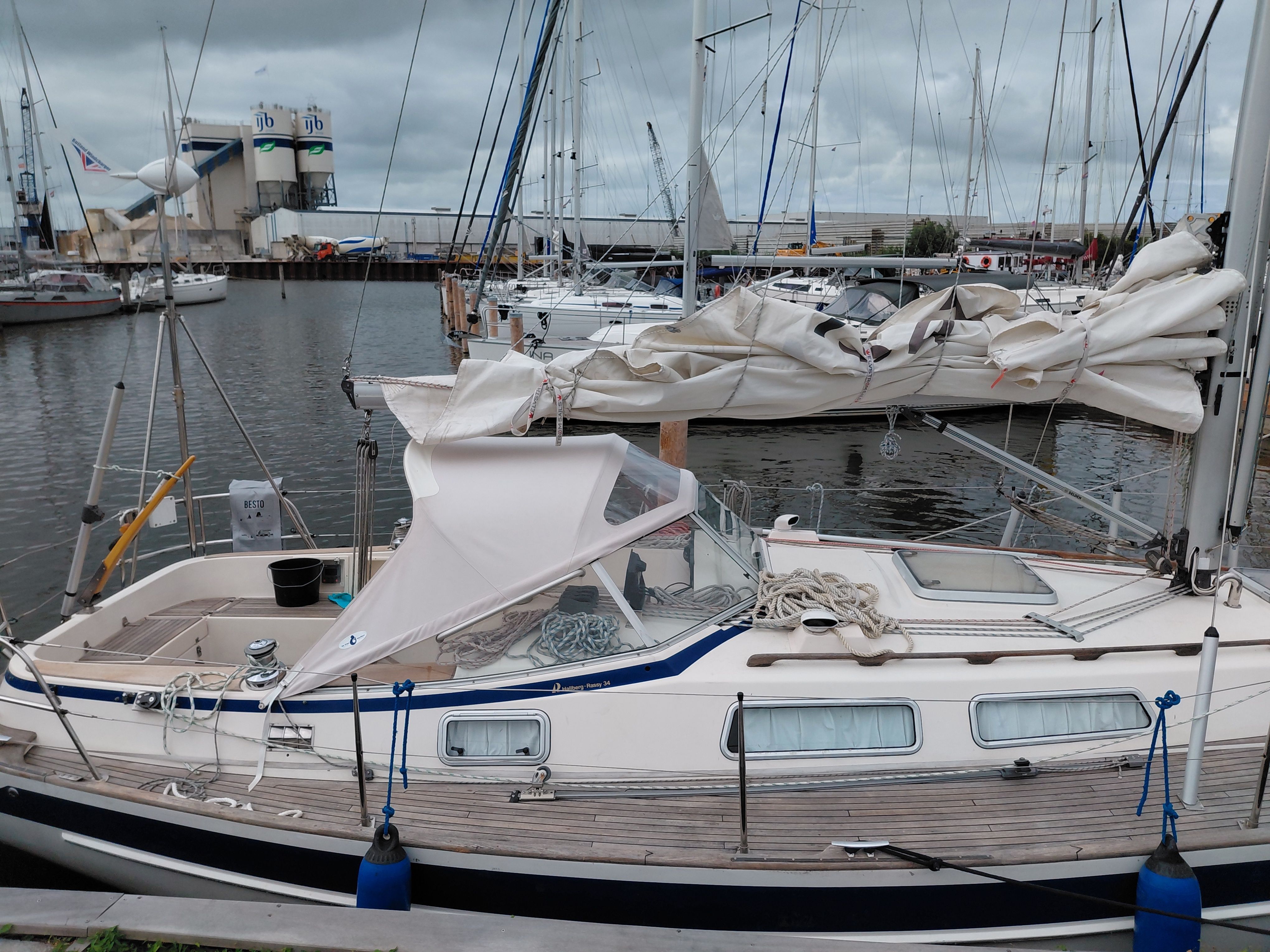 Hallberg Rassy 34 | Rassy