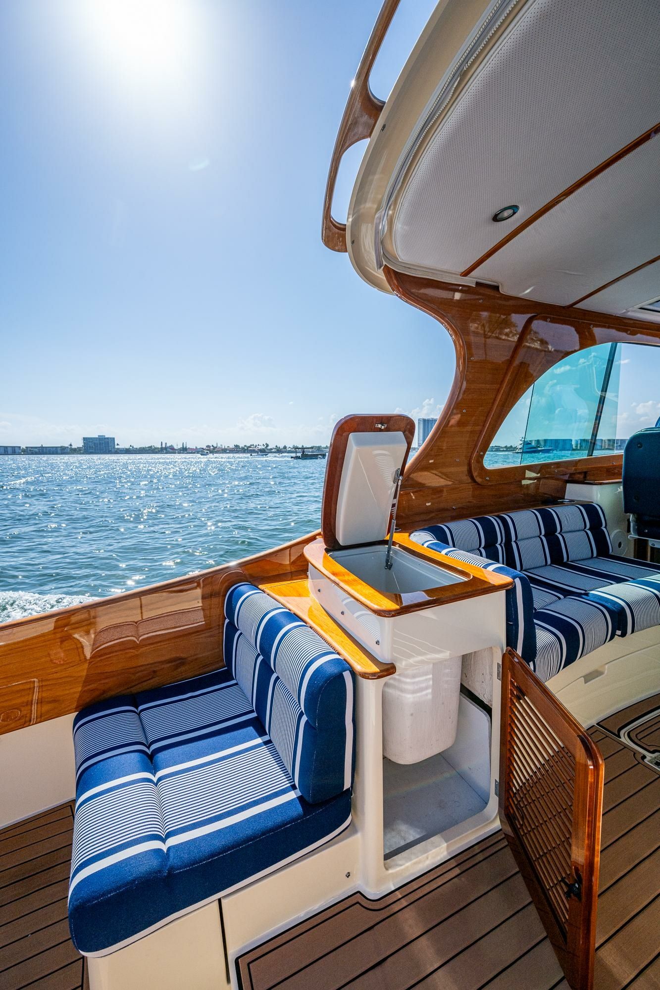 Hinckley Ketch 37 | Gracious