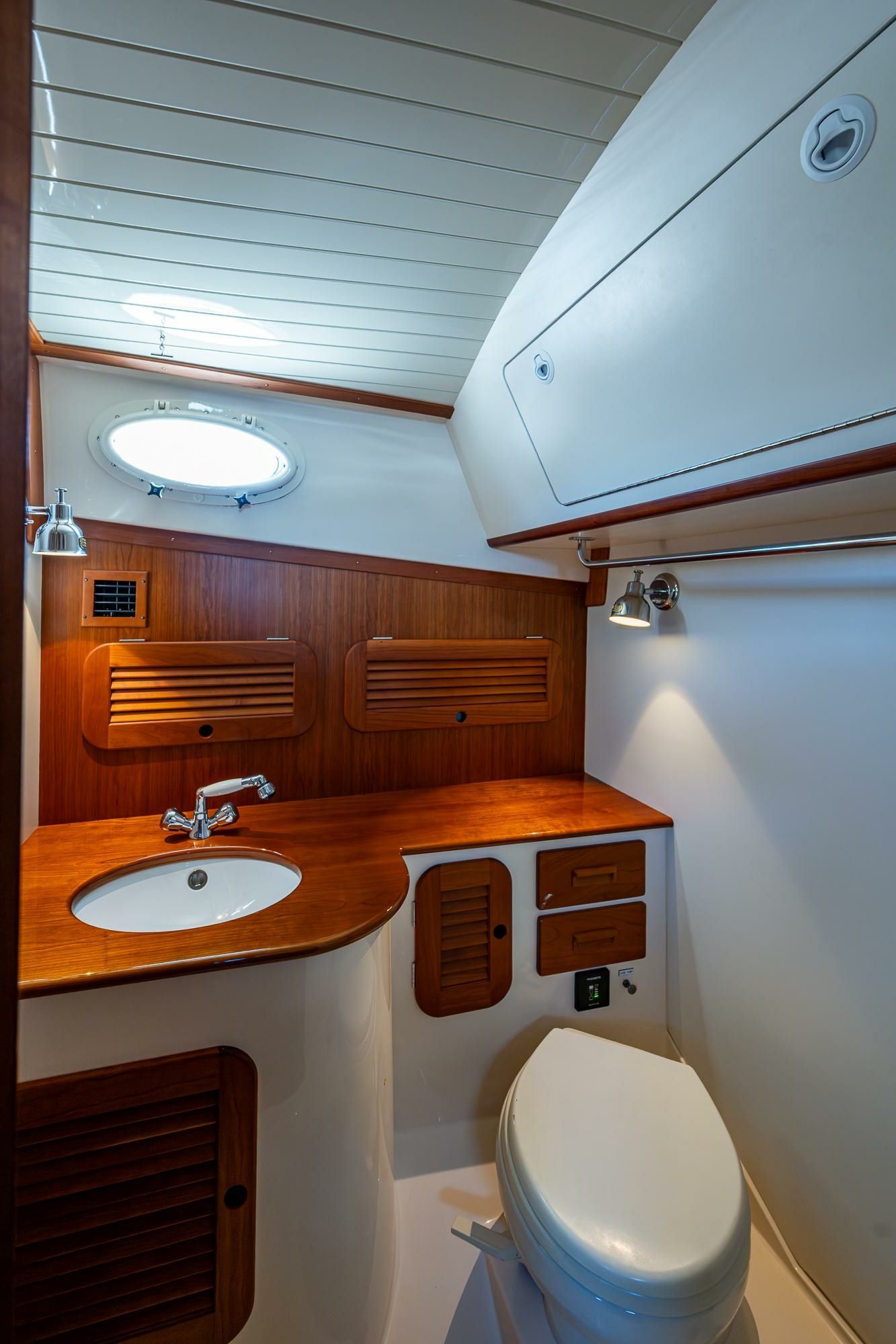 Hinckley Ketch 37 | Gracious