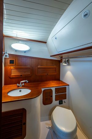 Hinckley Ketch 37 | Gracious