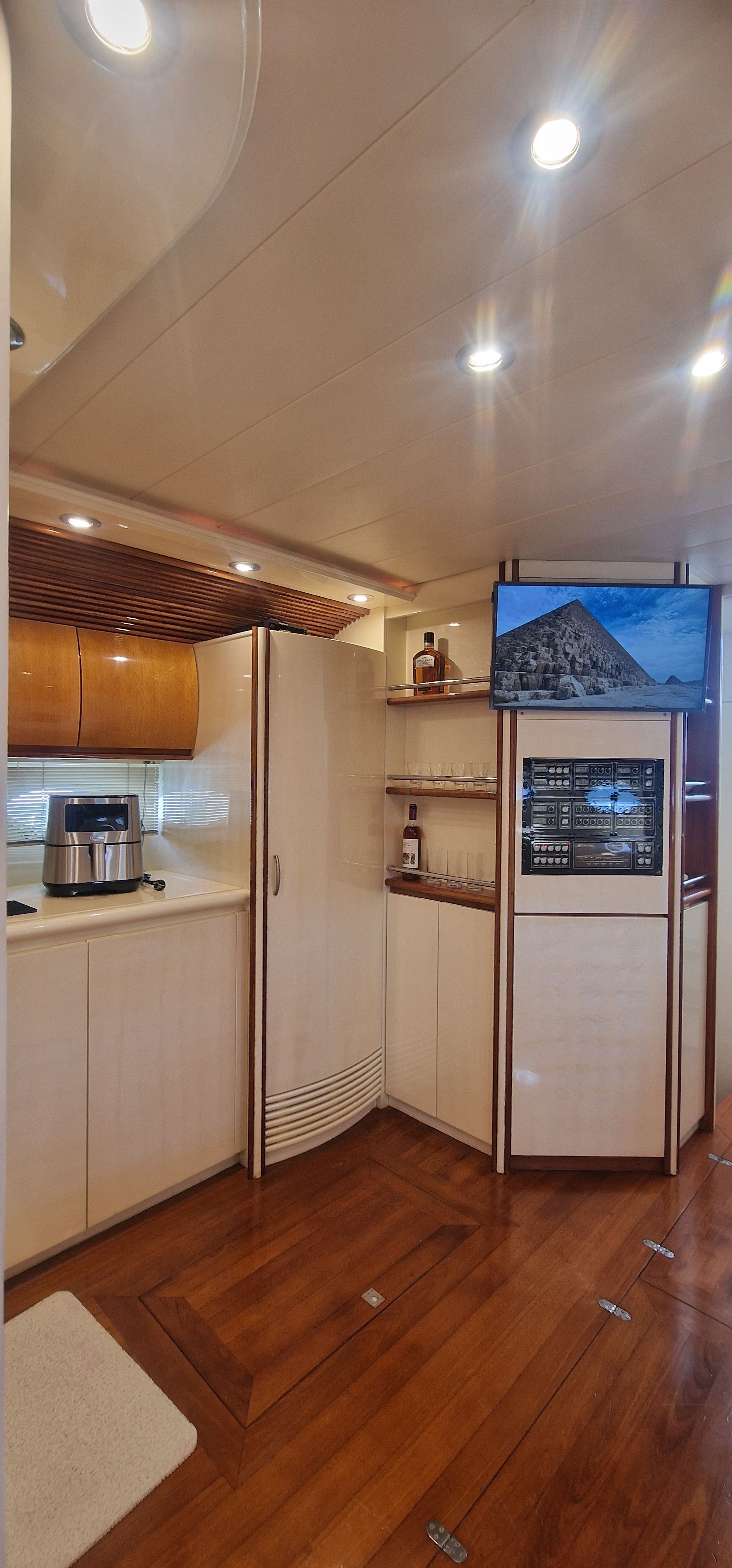 Pershing 65 | Elleven