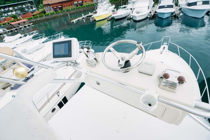 Tiara 40 | Fish Hooks