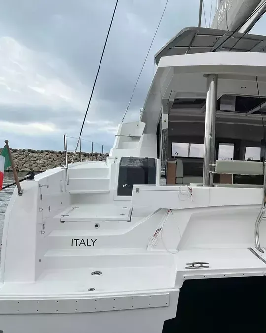 Bali 5.4 | Italy
