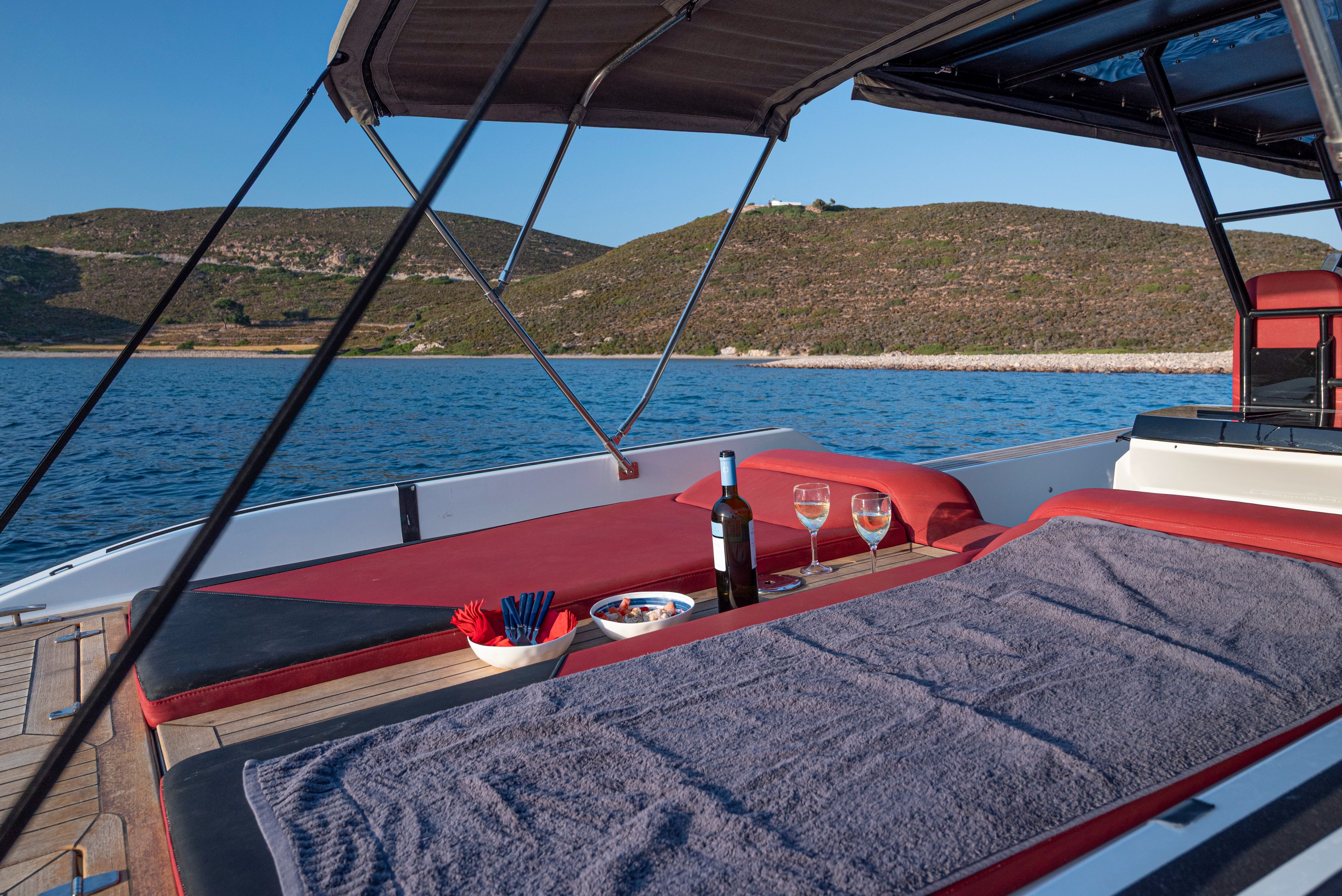 Technohull Omega 41 | Nisos 2