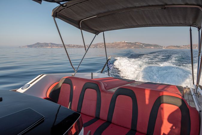 Technohull Omega 41 | Nisos 2