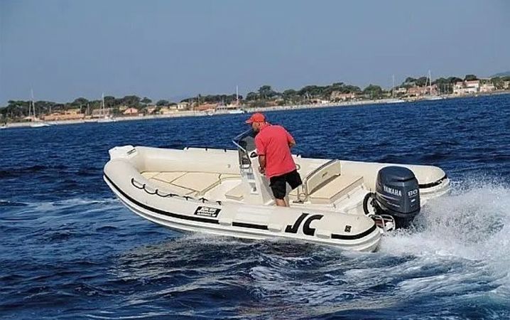 Joker Clubman 19 | Red Star