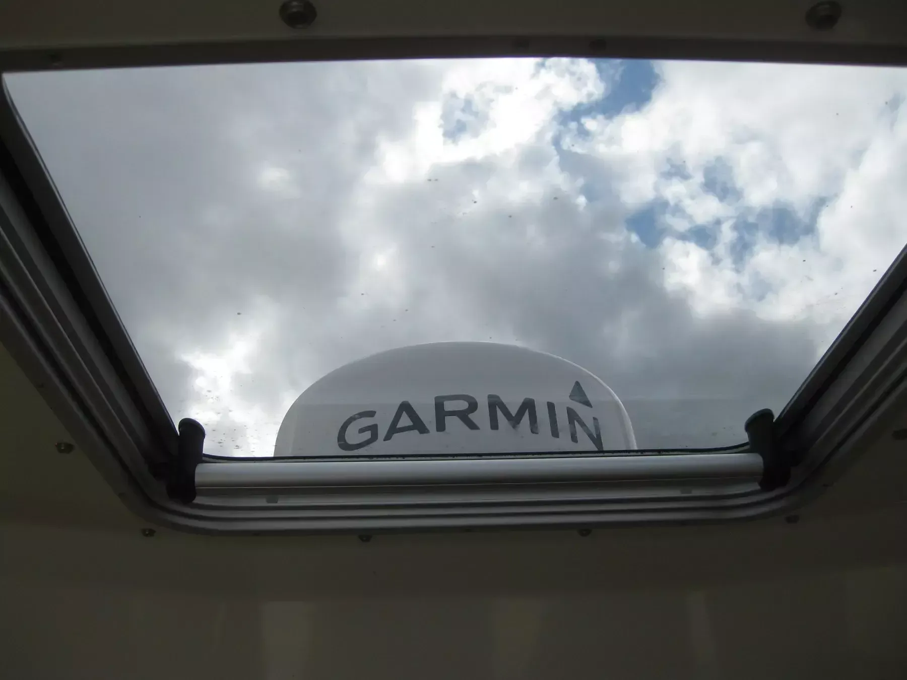 Quicksilver 605 | Nina