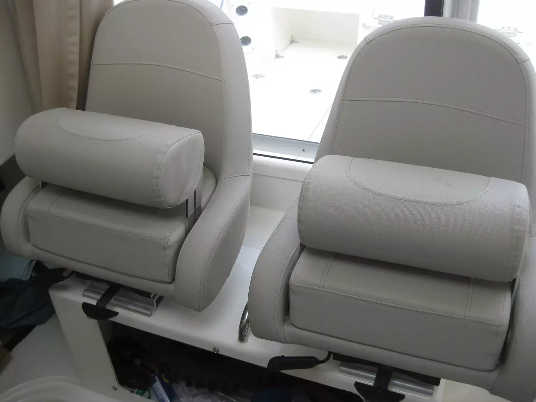 Quicksilver 605 | Nina