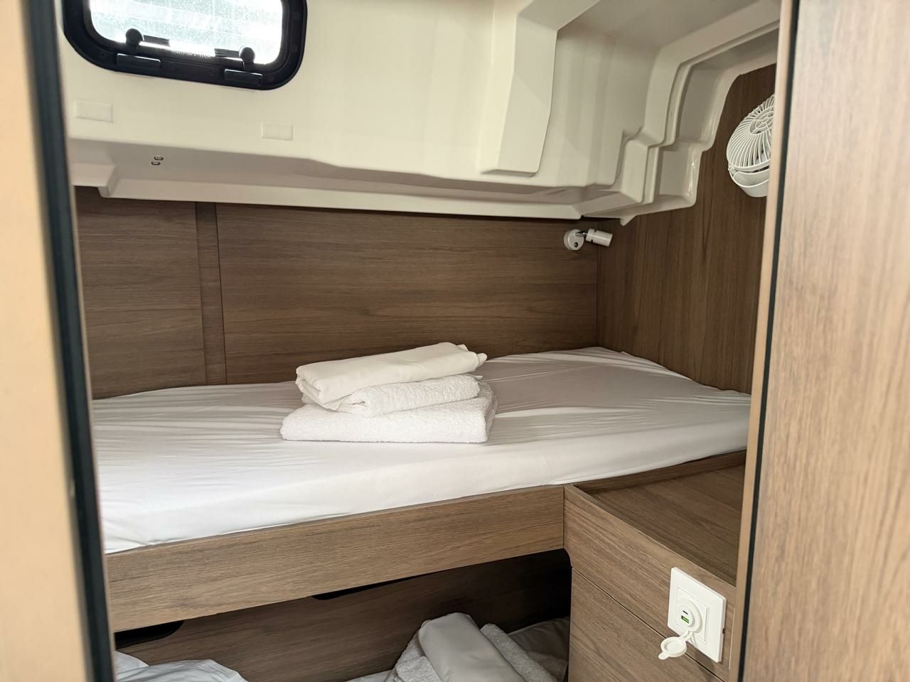 Beneteau Oceanis 47 | Aura