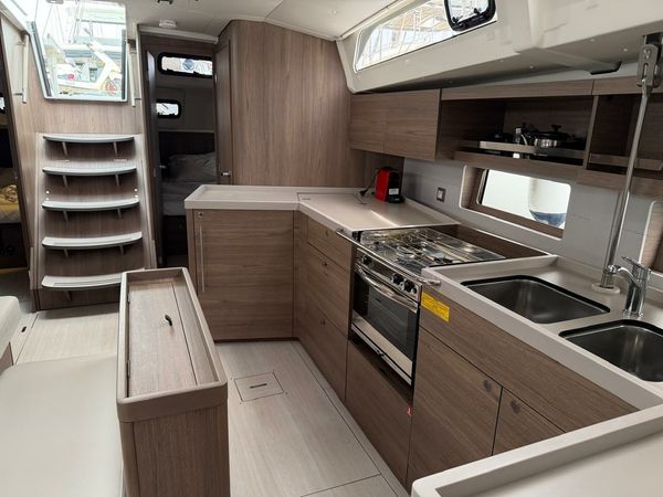 Beneteau Oceanis 47 | Aura