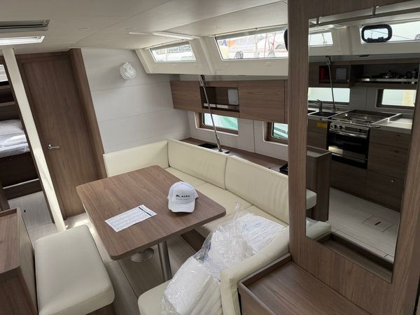 Beneteau Oceanis 47 | Aura