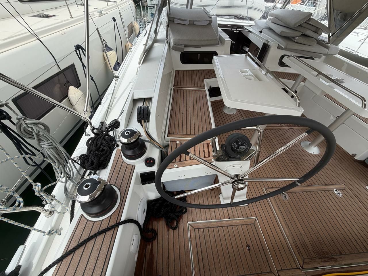 Beneteau Oceanis 47 | Aura