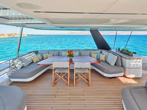 Fountaine Pajot Power 80 | Alina