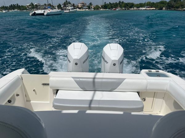 Boston Whaler 32 | Trampolin