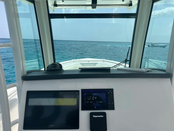 Boston Whaler 32 | Trampolin