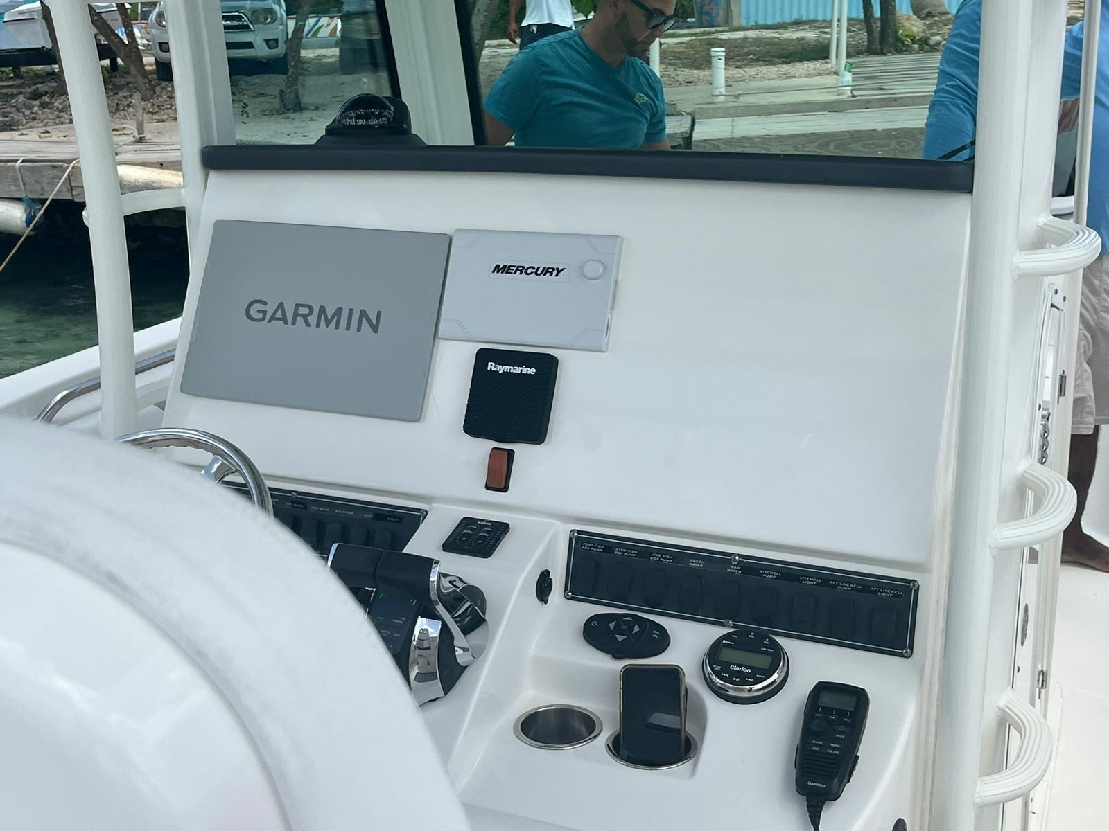 Boston Whaler 32 | Trampolin