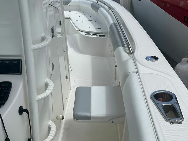 Boston Whaler 32 | Trampolin