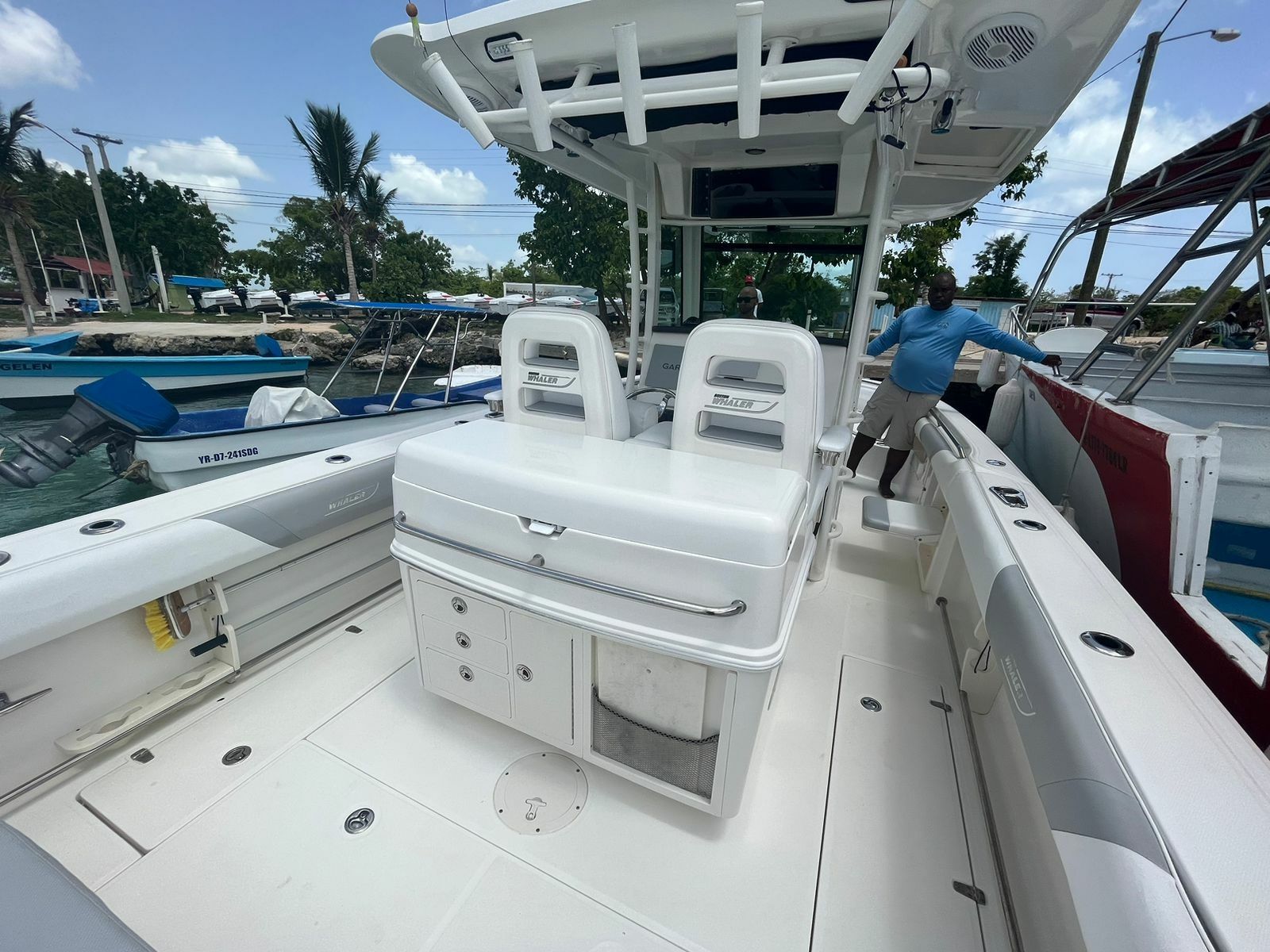 Boston Whaler 32 | Trampolin
