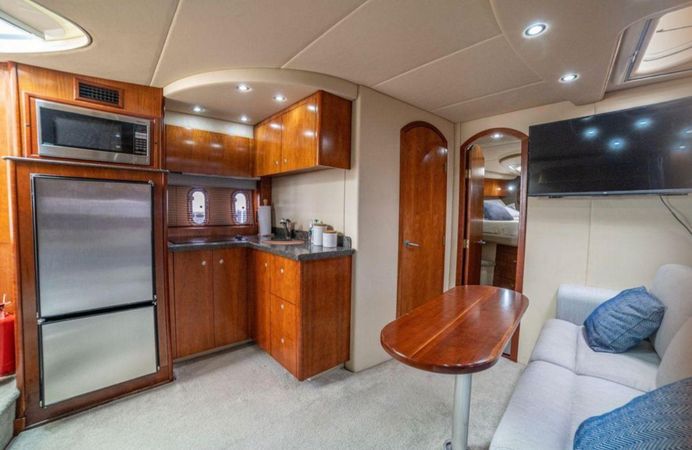 Cruiser Yachts 400 | Gitano 1