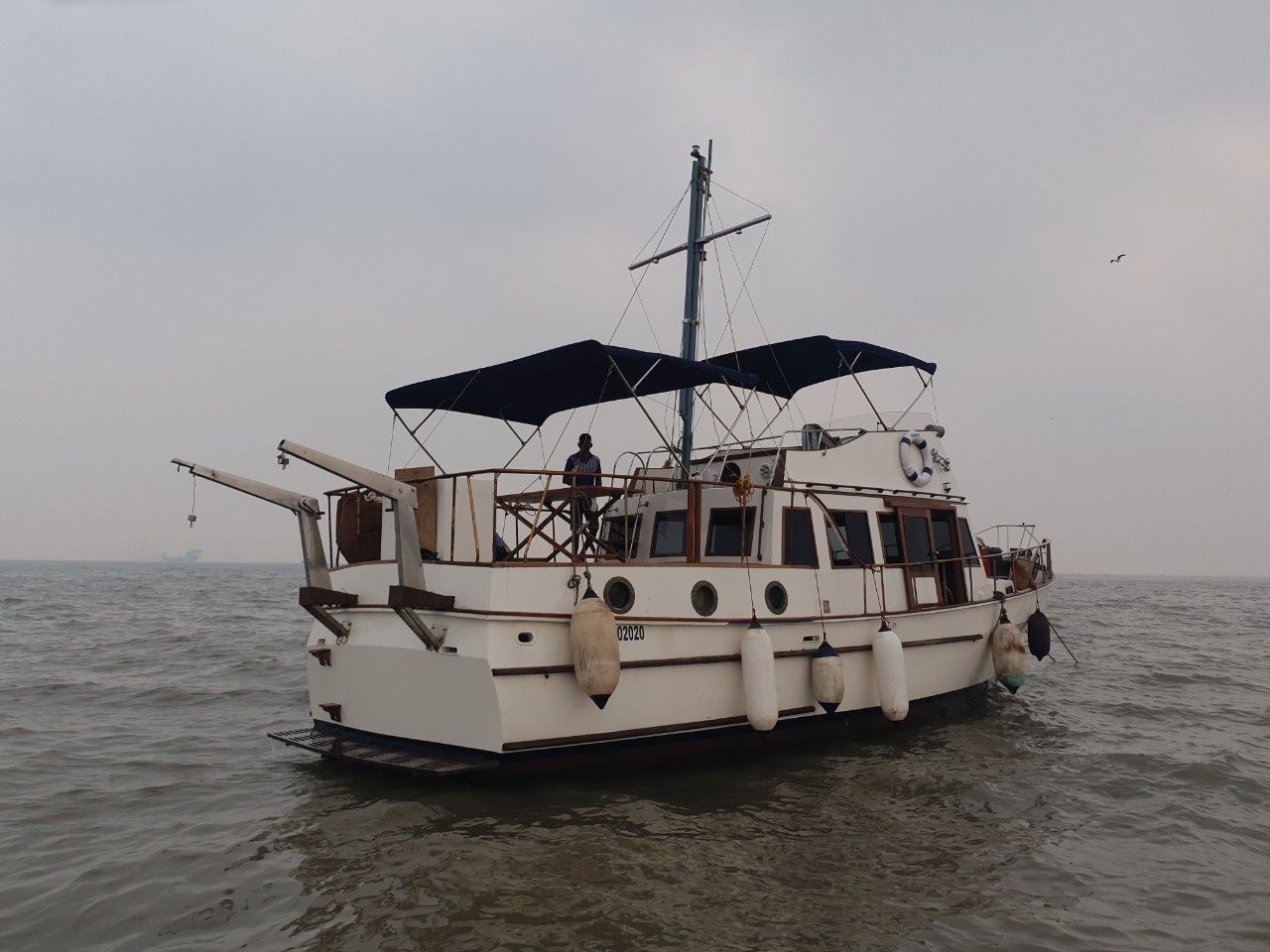 Grand Banks 42 | Genesis