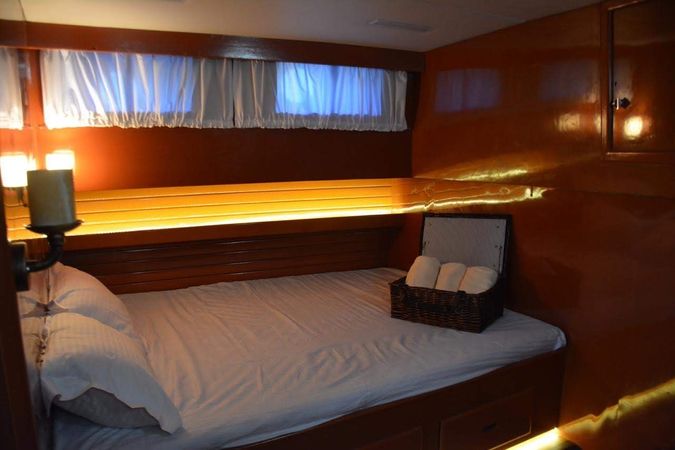 Grand Banks 42 | Genesis