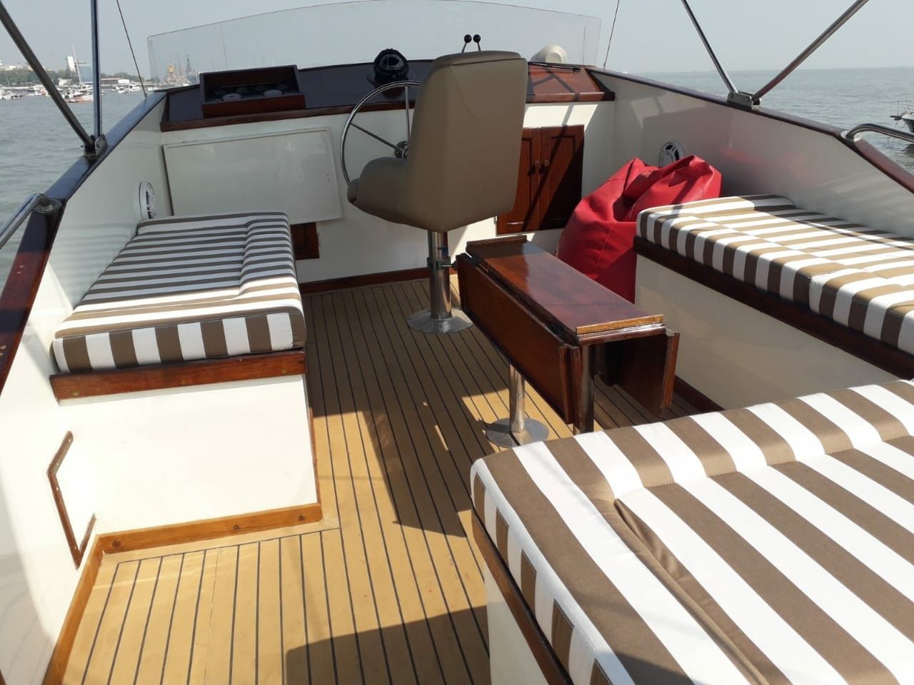 Grand Banks 42 | Genesis